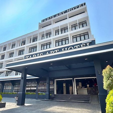 Taris Art Hotel Phrae Exterior foto